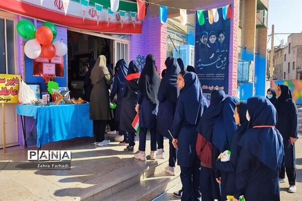 دهه دانش‌آموز فرصتی برای برپایی جشن‌های مختلف در مدارس