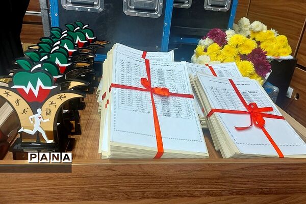 مراسم تجلیل از دختران قهرمان و مدال‌آوران ورزشی شهرستان‌های استان تهران