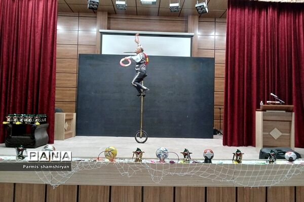 مراسم تجلیل از دختران قهرمان و مدال‌آوران ورزشی شهرستان‌های استان تهران