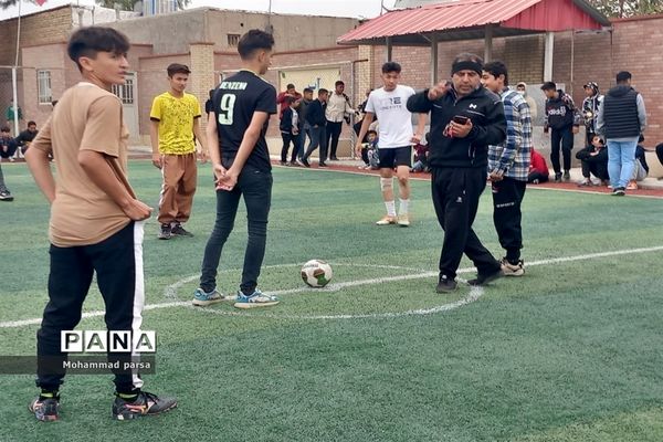 برگزاری مسابقه دانش‌آموزی در دبیرستان شهید طباطبایی جوادآباد