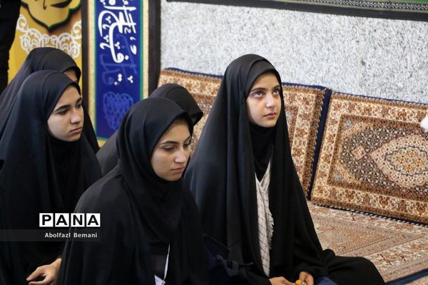 اعزام نخستین کاروان راهیان نور دانش‌آموزی قم به مناطق عملیاتی جنوب