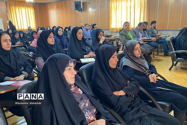 برگزاری جلسه توانمندسازی دبیران درس تفکر و سبک زندگی در اداره آموزش و پرورش ناحیه‌یک شهرری
