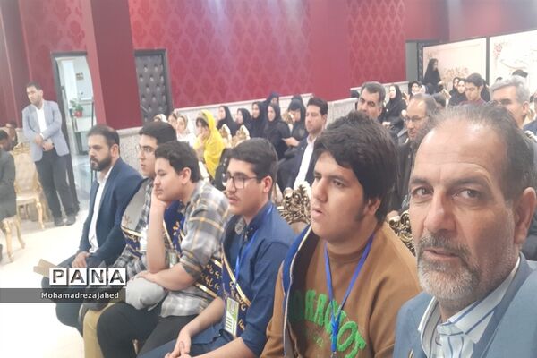 کسب ۴ رتبه کشوری رهاورد دانش‌آموزان خوزستانی در ششمین کارسوق ملی ژنتیک