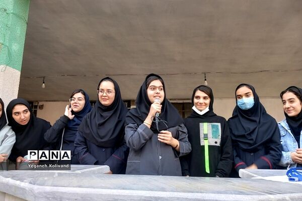 برگزاری انتخابات شهردار مدرسه با هدف افزایش مشارکت پذیری و کسب تجربه دانش‌آموزان در مدرسه حدیث کساء ناحیه یک شهرری