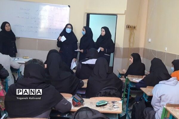 برگزاری انتخابات شهردار مدرسه با هدف افزایش مشارکت پذیری و کسب تجربه دانش‌آموزان در مدرسه حدیث کساء ناحیه یک شهرری