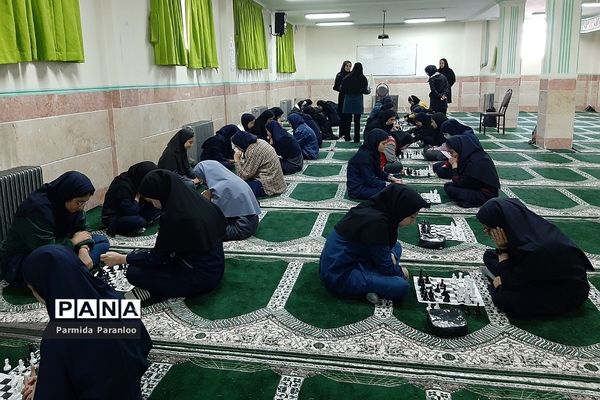 برگزاری مسابقه شطرنج در دبیرستان نشاط بهارستان ۲