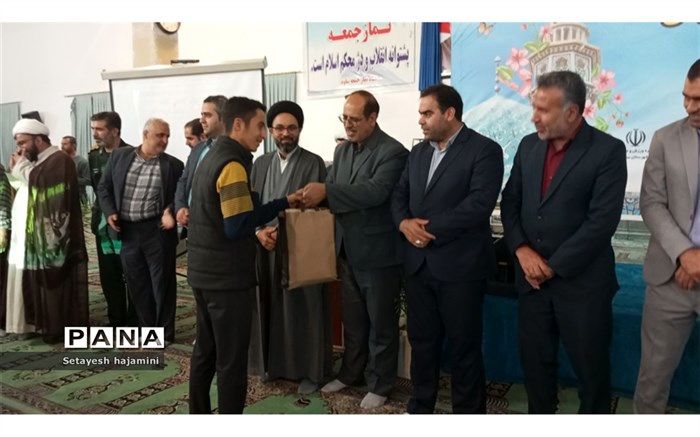 تجلیل از نفرات برتر المپیاد ورزشی کانون های مساجد ساوه