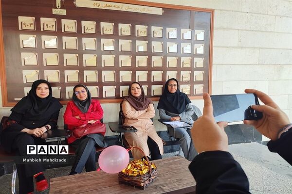 آیین آغاز مسابقات ورزشی دانش‌آموزان سراسر کشور در دبیرستان آرمینه مصلی نژاد