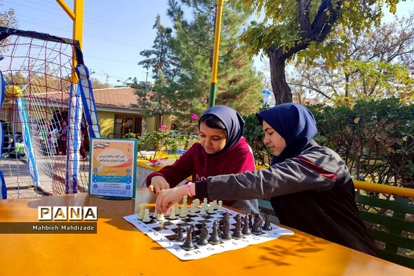 آیین آغاز مسابقات ورزشی دانش‌آموزان سراسر کشور در دبیرستان آرمینه مصلی نژاد