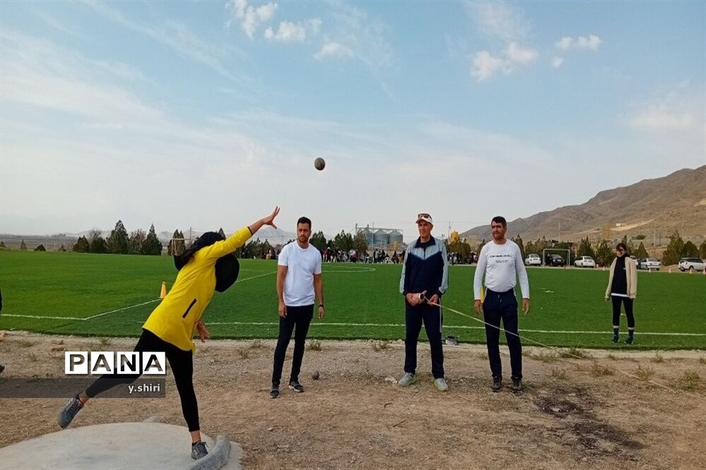 المپیاد‌ورزشی در محل زمین چمن شهرستان مانه و سملقان