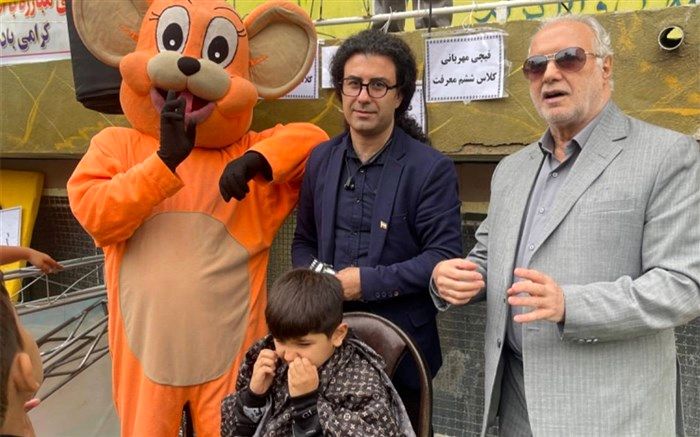 قیچی مهربانی برای دانش آموزان