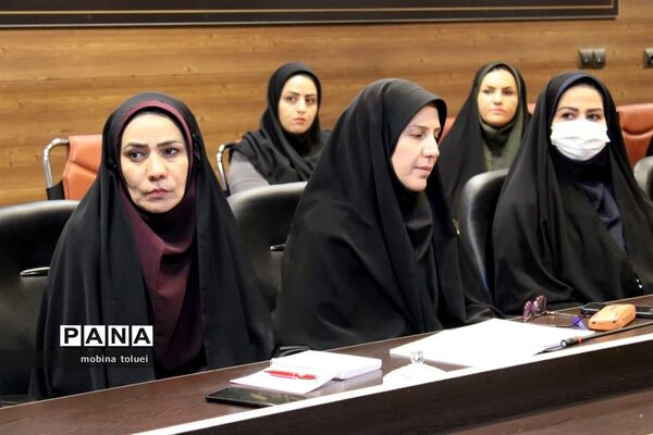 جلسه مدیران ابتدایی ناحیه یک بهارستان