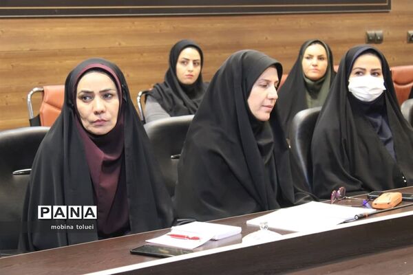جلسه مدیران ابتدایی ناحیه یک بهارستان
