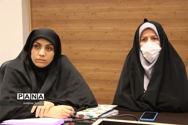 جلسه مدیران ابتدایی ناحیه یک بهارستان