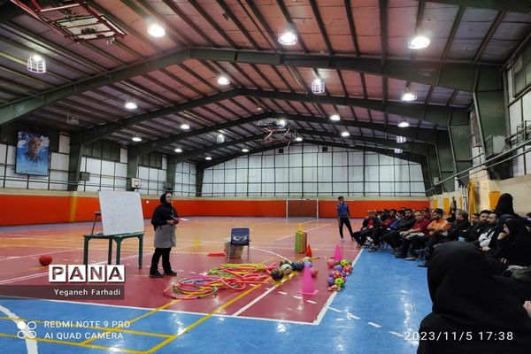 برگزاری دوره ضمن خدمت طرح شهید همت ویژه آموزگاران مدارس ناحیه ۵ مشهد