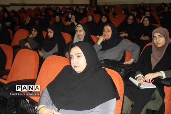 جلسه دانش‌افزایی معاونین و مربیان پرورشی ، مشاوران و مدیران مدارس دولتی و غیردولتی  شهرستان بوشهر