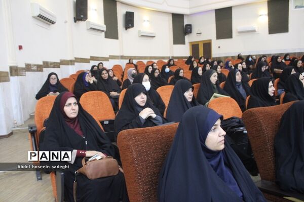 جلسه دانش‌افزایی معاونین و مربیان پرورشی ، مشاوران و مدیران مدارس دولتی و غیردولتی  شهرستان بوشهر