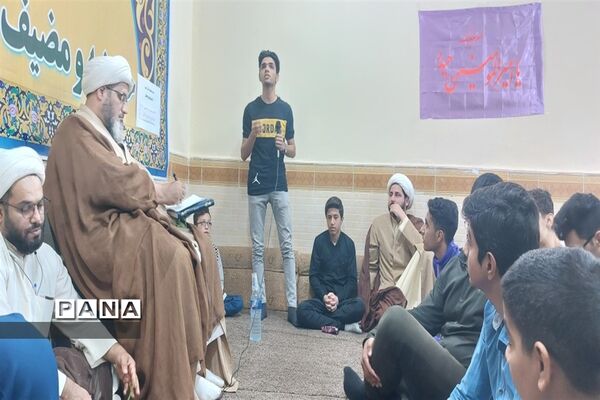 دیدارنخبگان تشکل‌های دانش‌آموزی با امام جمعه شادگان