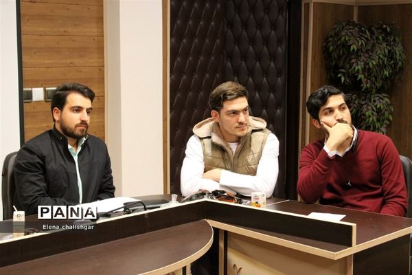 جلسه شورای اداری در آموزش و پرورش ناحیه یک بهارستان