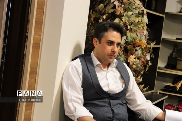 جلسه شورای اداری در آموزش و پرورش ناحیه یک بهارستان