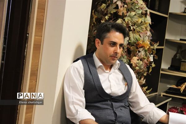جلسه شورای اداری در آموزش و پرورش ناحیه یک بهارستان