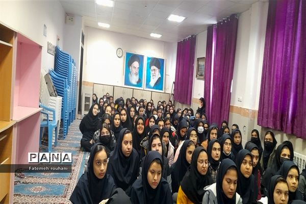 برگزاری کارگاه آمادگی کنکور ویژه پایه دهم شهرستان خلیل‌آباد