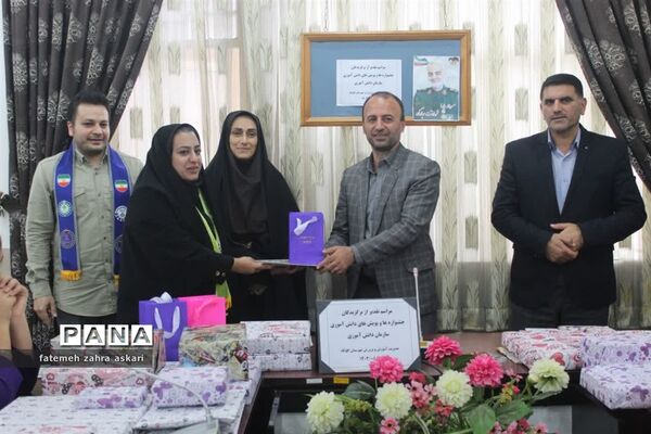 تقدیر از برگزیدگان جشنواره‌ها و پویش‌های سازمان دانش‌آموزی در گلوگاه