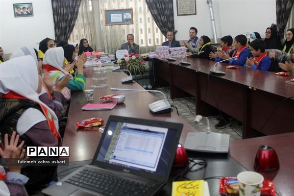 تقدیر از برگزیدگان جشنواره‌ها و پویش‌های سازمان دانش‌آموزی در گلوگاه