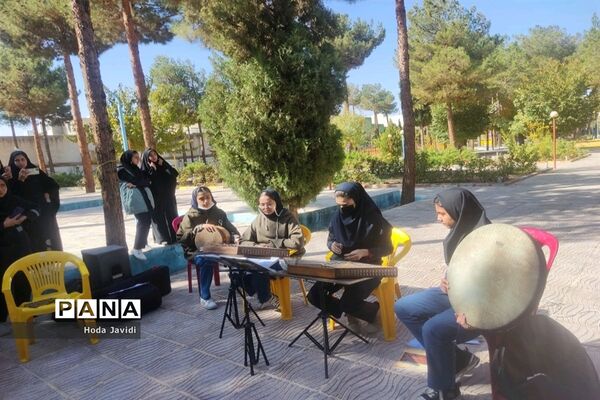 حضور دانش‌آموزان  دختر شمال استان فارس در اردوی شهید نیری در اردوگاه میثاق آباده