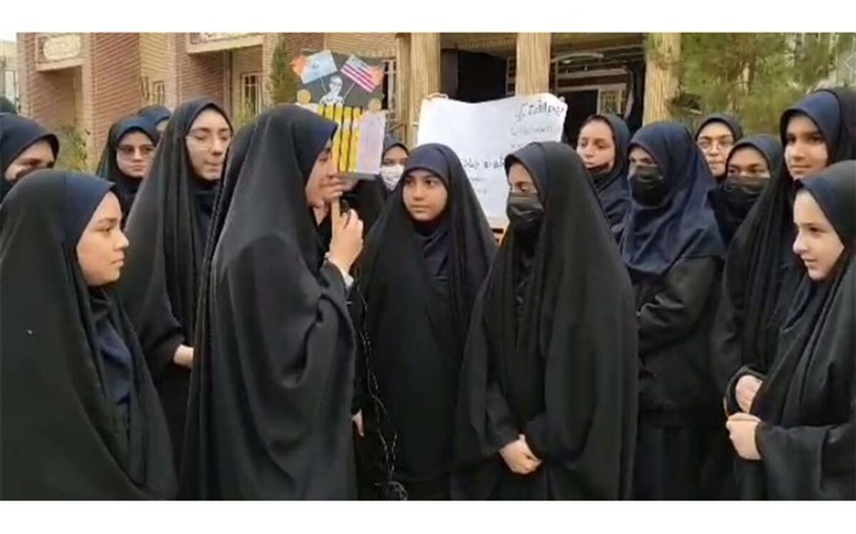 مراسم گرامیداشت روز دانش آموز در دبیرستان حضرت فاطمه(س)/ فیلم