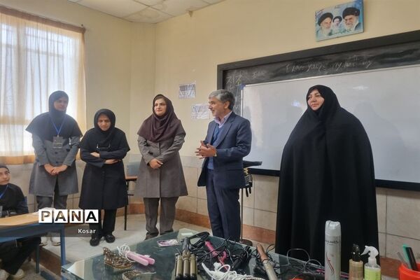 بازدید مسئولان متوسطه استان خراسان رضوی و شهرستان کاشمر از دبیرستان حضرت زینب(س)