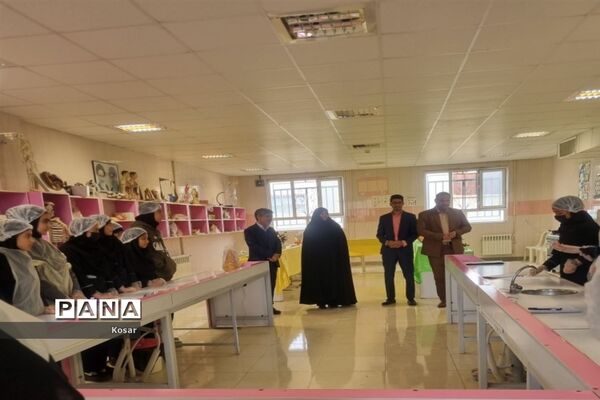 بازدید مسئولان متوسطه استان خراسان رضوی و شهرستان کاشمر از دبیرستان حضرت زینب(س)