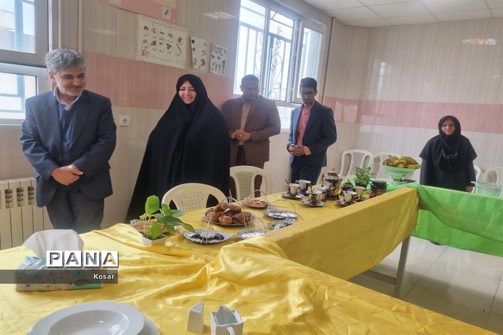 بازدید مسئولان متوسطه استان خراسان رضوی و شهرستان کاشمر از دبیرستان حضرت زینب(س)