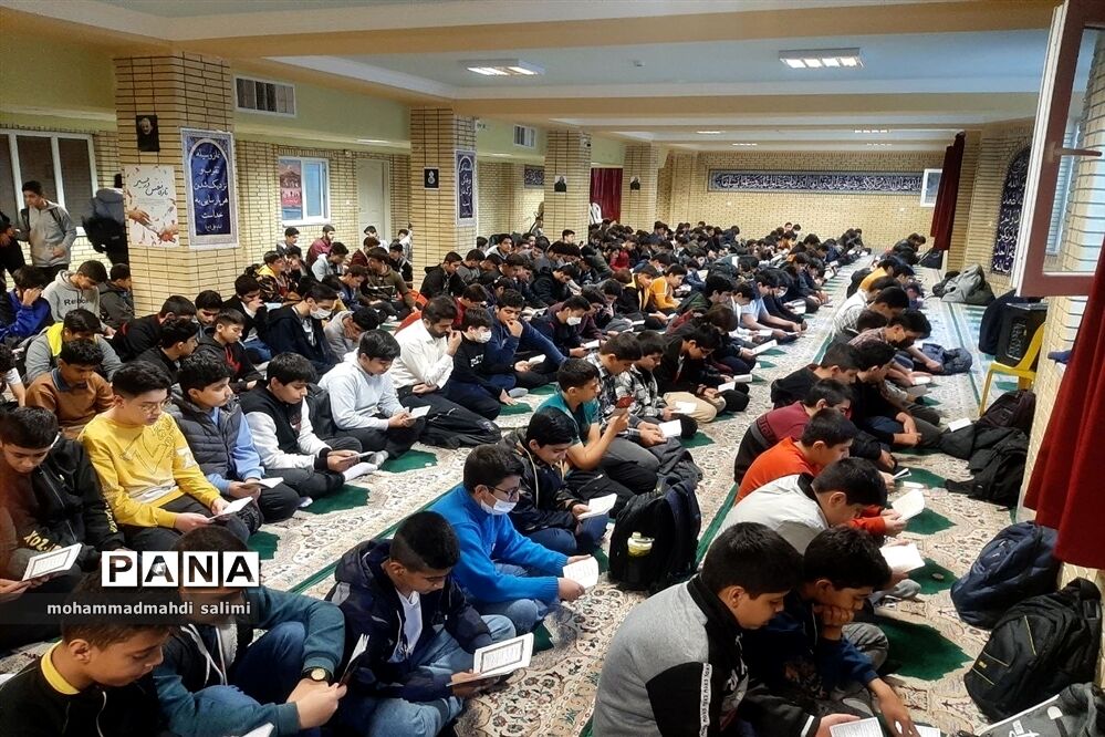 برگزاری مراسم پر فیض زیارت عاشورا هر هفته در مدرسه باقرالعلوم ایلام