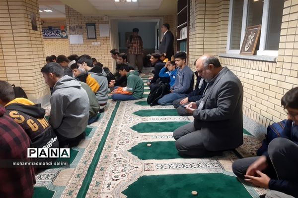 برگزاری مراسم پر فیض زیارت عاشورا هر هفته در مدرسه باقرالعلوم ایلام