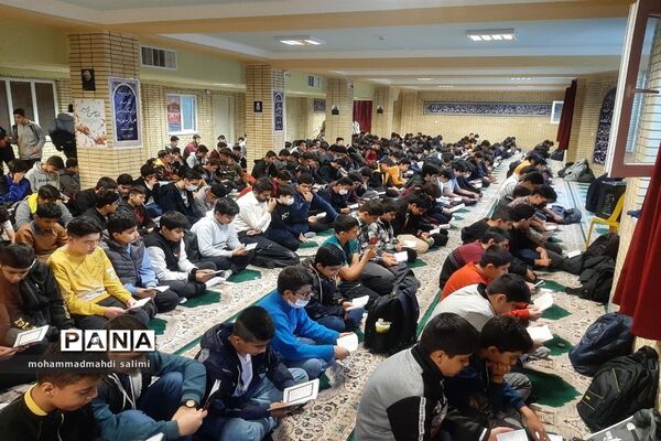 برگزاری مراسم پر فیض زیارت عاشورا هر هفته در مدرسه باقرالعلوم ایلام