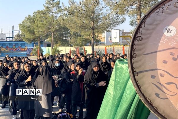 گرامیداشت روز دانش آموز در دبیرستان شاهد مطهره