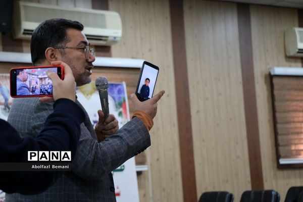 رونمایی از کتاب «اولین برف» در قم