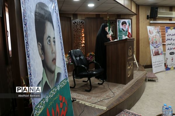 رونمایی از کتاب «اولین برف» در قم