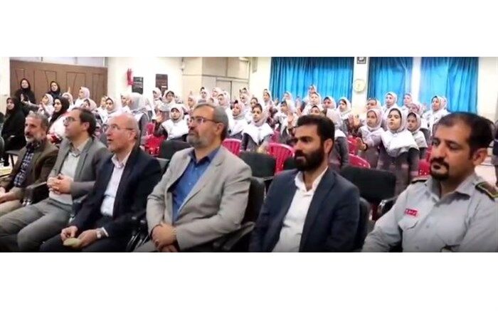  افتتاحیه سفیران سلامت در دبستان بابک سرمدی شهرستان نجف آباد