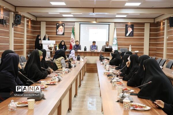 جلسه ۱۳ آبان و تقدیر از خبرنگاران فعال