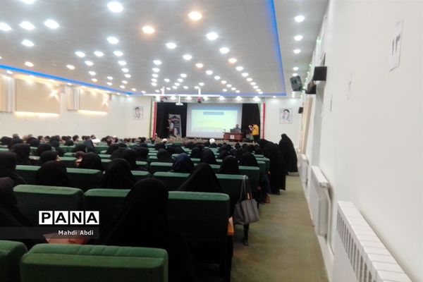 برگزار جلسه ی جهاد‌تبیین در کانون فرهنگی تربیتی لقمان کاشمر