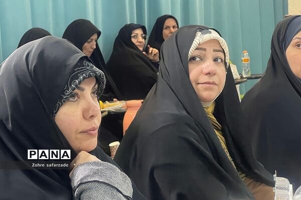 جلسه مدیران مدارس سمپاد شهرستان‌های استان تهران در رودهن