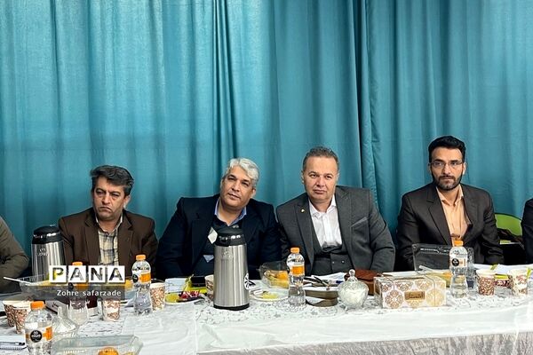 جلسه مدیران مدارس سمپاد شهرستان‌های استان تهران در رودهن