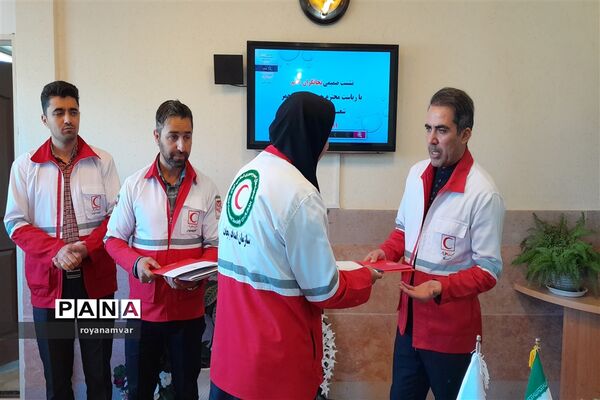 تجلیل ازداوطلبان جمعیت هلال‌احمر شهرستان شهرستان مانه و سملقان