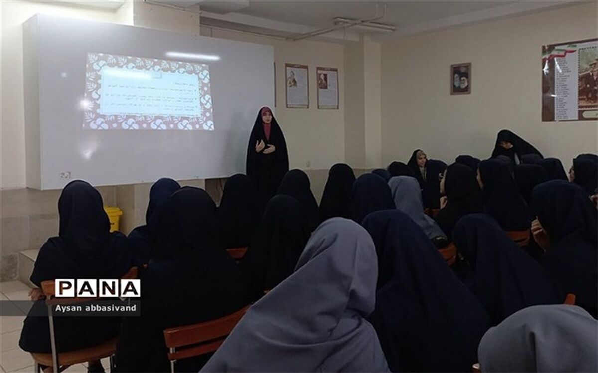 برگزاری همایش تکنیکچه‌های کنکور با همکاری  یاوران جهادگر در دبیرستان نمونه دولتی ارشاد قرچک/فیلم