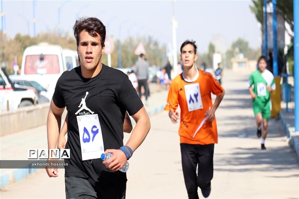 مسابقات دو صحرانوردی دانش‌آموزی استان یزد به میزبانی شهرستان میبد