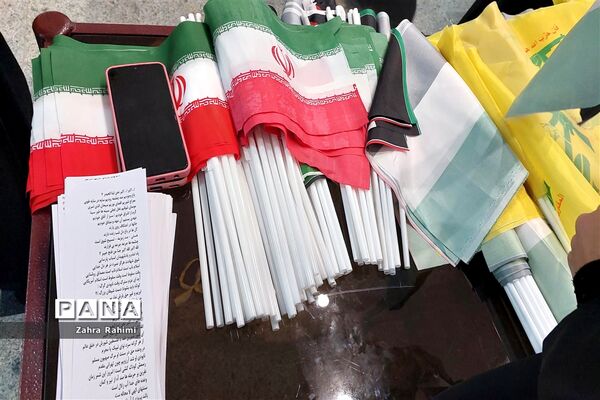 حضور حاج حسین یکتا در جمع دختران آینده‌ساز محلاتی