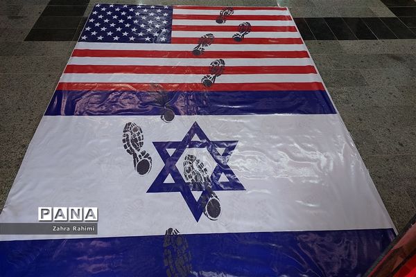 حضور حاج حسین یکتا در جمع دختران آینده‌ساز محلاتی