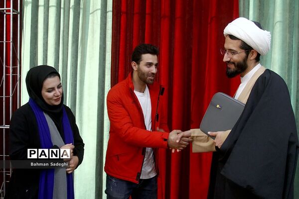 دیدار رئیس سازمان پژوهش و برنامه‌ریزی با زوج نوآور